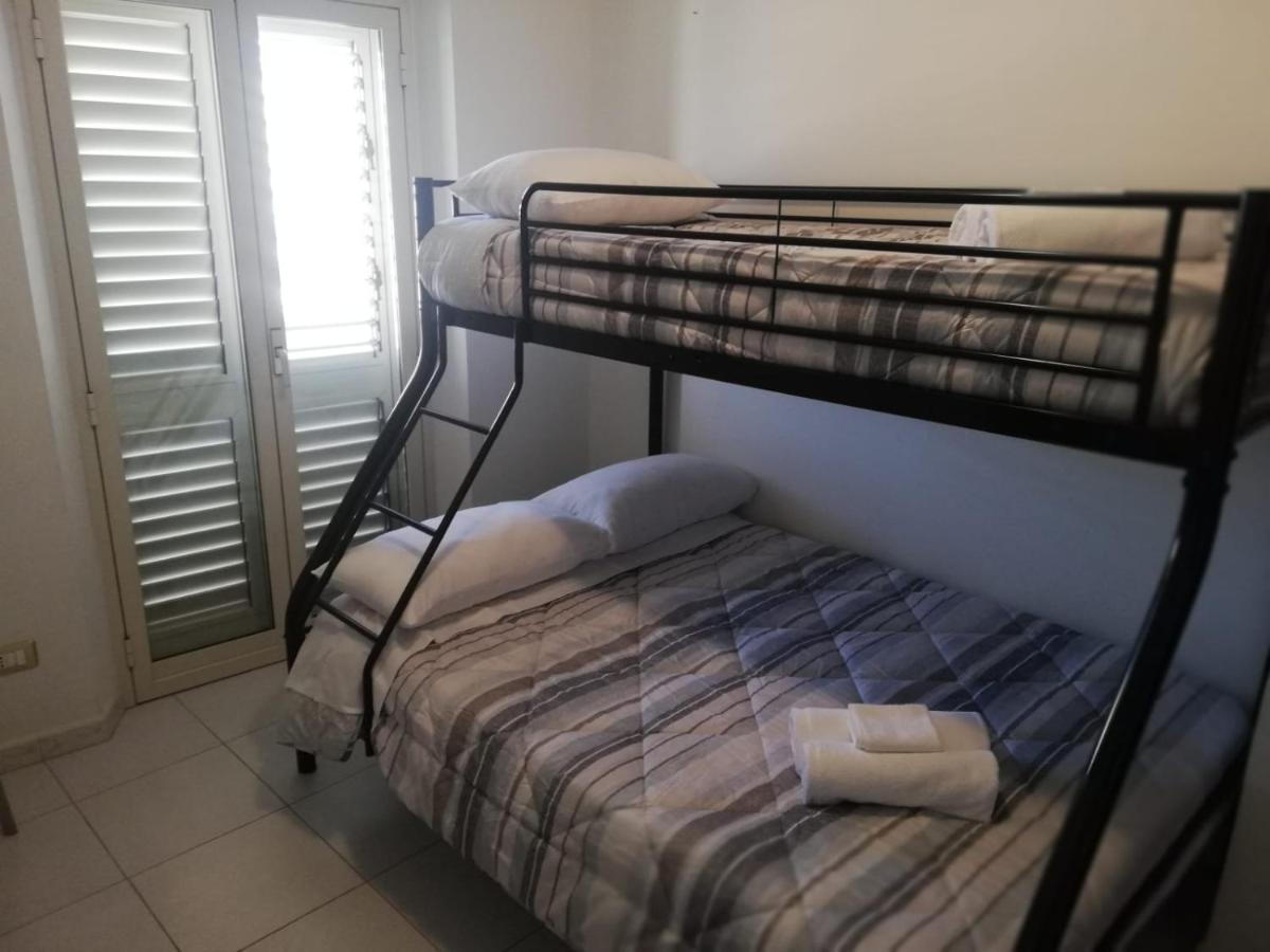Il Laureato Apartment เรจโจ ดี คาลาเบีย ภายนอก รูปภาพ